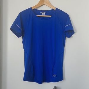 NWT medium Arc'teryx Motus Crew SS Women's in Somerset Blue